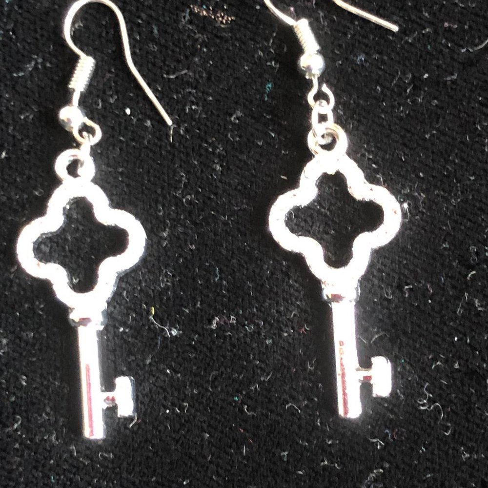 Betsey Johnson  - Beautiful key earrings